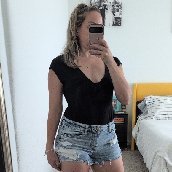4/$12 Universal Thread Black Short Cap Sleeve Thong Bodysuit Size Medium V-neck - Picture 1 of 9